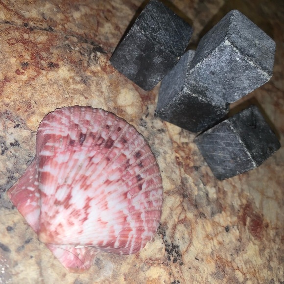 set of whiskey stones 🥃 - Picture 2 of 4